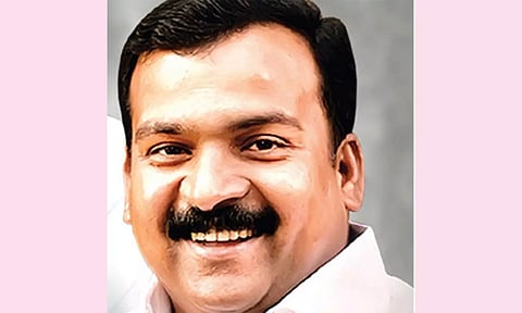 எவரெஸ்ட் சிகரம் ஏறும் பெண்ணுக்கு மாணிக்கம் தாகூர் எம்.பி. வாழ்த்து