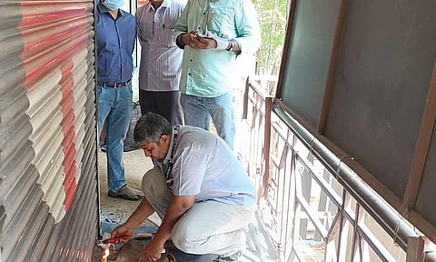 கடந்த 2 மாதத்தில் திருப்பூர் மாவட்டத்தில் முறைகேடாக செயல்பட்ட 13 கிளினீக்குகளுக்கு 'சீல்'