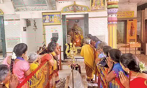 புற்றுக்கோவிலில்  சிறப்பு பூஜை நடைபெற்ற போது எடுத்தபடம்.