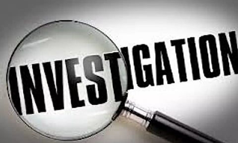 விசாரணைக்கு சென்ற போலீசாரை வழிமறித்து கொலை மிரட்டல்- பெண்கள் உள்பட10 பேர் மீது வழக்கு