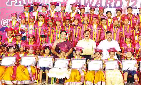 வித்யா விகாஸ் மெட்ரிக் பள்ளியில் மழலையர் பட்டமளிப்பு விழா நடந்த காட்சி.&nbsp;