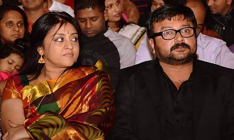 தனது மனைவியுடன் ஜெயராம்