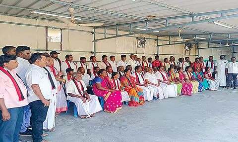 &nbsp;மாற்றுக் கட்சியினர் அமைச்சர் செஞ்சி மஸ்தான் தலைமையில் தி.மு.க.வில் இணைந்தனர்..