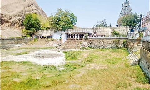 புனரமைக்கப்பட உள்ள லெட்சுமி தீர்த்தக்குளத்தை படத்தில் காணலாம்.