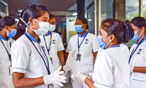 கொரோனா காலத்தில் பணியாற்றியவர்களுக்கு முன்னுரிமை கொடுக்க வேண்டும்