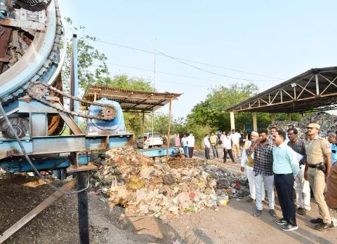 புதிய பஸ் நிலைய கட்டுமான பணிகளை மே மாத இறுதிக்குள் முடிக்க கலெக்டர் அறிவுறுத்தல்