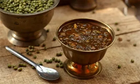 சத்தான சுவையான பாசிப்பயறு கருப்பட்டிக் கஞ்சி