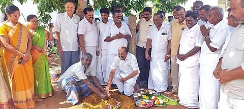 திட்டப்பணிகளை கடம்பூர் ராஜூ எம்.எல்.ஏ. அடிக்கல் நாட்டி தொடங்கி வைத்த போது எடுத்த படம்.