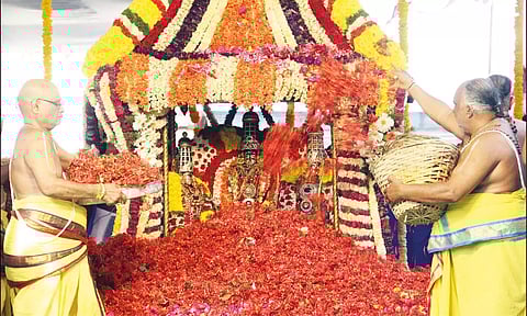 புஷ்ப யாகம் நடந்தபோது எடுத்த படம்.