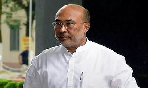 மணிப்பூர் மாநிலத்தில் முதல்-மந்திரி பங்கேற்க இருந்த விழா மேடைக்கு தீவைப்பு: மர்ம கும்பல் தப்பியோட்டம்