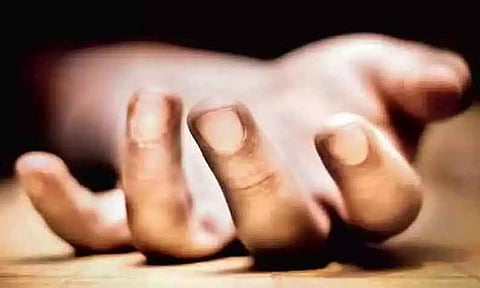 கோவில் விழாவுக்கு வந்த காய்கறி வியாபாரி மயங்கி விழுந்து சாவு