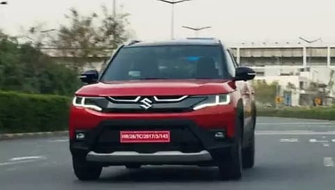 டென்ஷன் ஆகாதீங்க பாஸ்.. சுவரில் லெட்டர் எழுதி வைத்து காரை திருடிய பலே திருடன்!