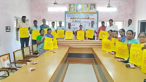 குப்பைகளை பிரிப்பது பற்றி மகளிர் சுய உதவி குழுவினர் ஆலோசனை கூட்டம்