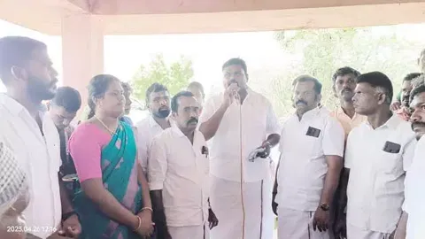 நிகழ்ச்சியில் ராஜா எம்.எல்.ஏ.&nbsp; பேசிய போது எடுத்தபடம்.