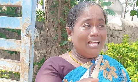 அங்கன்வாடி சமையலர் சித்ரா.