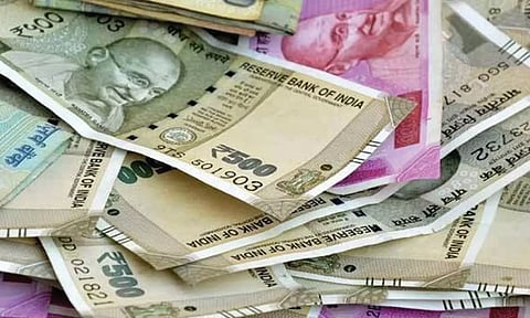 ராமாபுரத்தில் வங்கியில் கடன் பெற்று தருவதாக காண்டிராக்டரிடம் ரூ.10 லட்சம் மோசடி செய்த போலி டி.எஸ்.பி. கைது