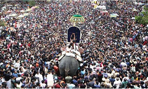 திருச்சூர் பூரம் திருவிழா கோலாகலம்: இன்று இரவு வாணவேடிக்கை நடக்கிறது