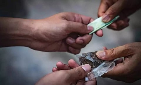 போதைப்பொருள் விற்பனை பற்றி தகவல் தெரிவித்தால் சன்மானம்- துணை போலீஸ் சூப்பிரண்டு தகவல்