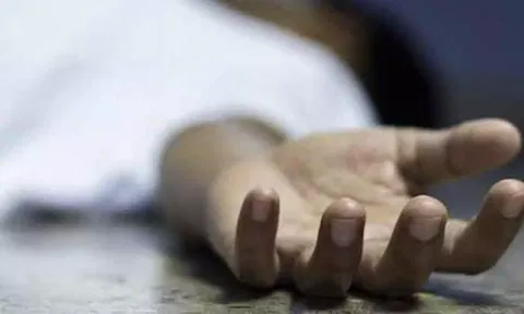 வீட்டில் மயங்கிய நிலையில் கிடந்த டாக்டர் பலி