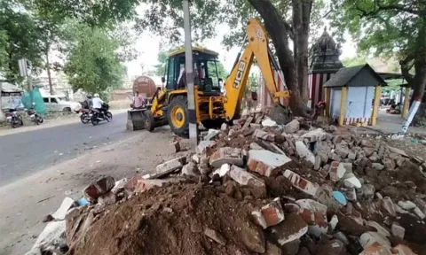 2-வது நாளாக ஆக்கிரமிப்புகள் அகற்றம்