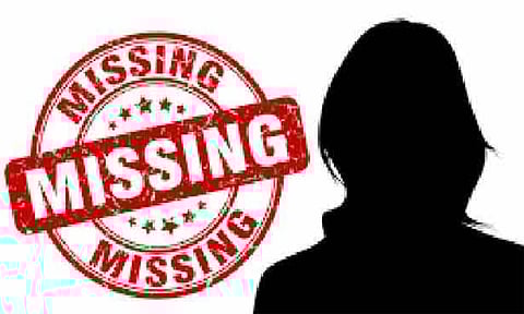 ஊழியர் குடும்பத்துடன் மாயம்