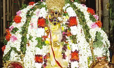 நம்பெருமாளுக்கு பூச்சாத்து உற்சவம் நடைபெற்ற போது எடுத்த படம்.