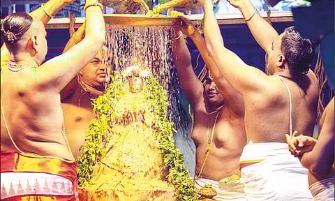 பத்மாவதி தாயாருக்கு ஸ்நாபன திருமஞ்சனம் நடந்தபோது எடுத்தபடம்.