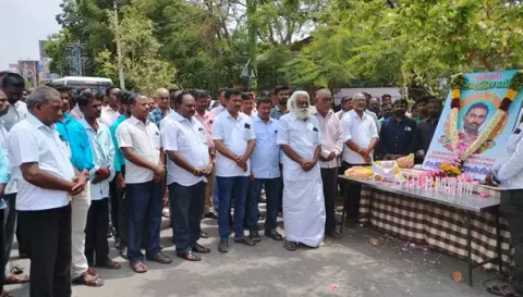 கிராம நிர்வாக அலுவலர்கள் ஆர்ப்பாட்டம்