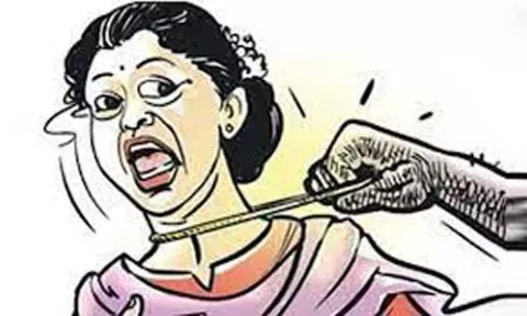 கறம்பக்குடியில் நடந்து சென்ற மூதாட்டியிடம் 4 பவுன் தங்க சங்கிலி பறிப்பு