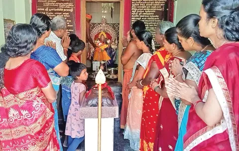 சிறப்பு பூஜை நடந்த போது எடுத்த படம்.