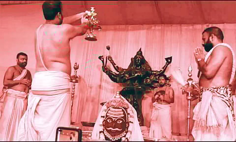 மகா காலேஸ்வர யாகம் தொடங்கிய போது எடுத்த படம்.