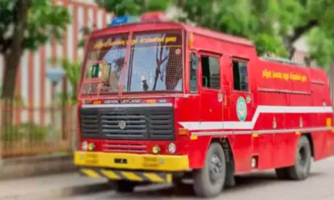 தக்கலை அருகே கிணற்றில் தவறி விழுந்த தொழிலாளி - தீயணைப்பு படையினர் மீட்டனர்