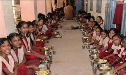 காலை சிற்றுண்டி சமையலர் பணிக்கு பணம் கொடுத்து ஏமாற வேண்டாம்