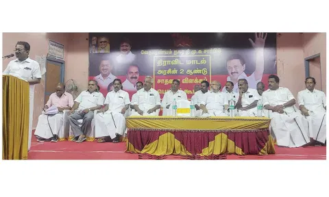 கூட்டத்தில் தி.மு.க. செய்தி தொடர்பாளர் குழு தலைவர் டி.கே.எஸ். இளங்கோவன் பேசினார்.