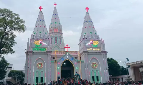 பூண்டி மாதா பேராலயம்.