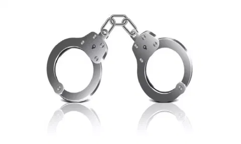 அனுமதியின்றி மது விற்ற 4 பேர் கைது