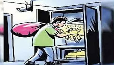 வீடு புகுந்து ரூ.48 ஆயிரம் திருட்டு