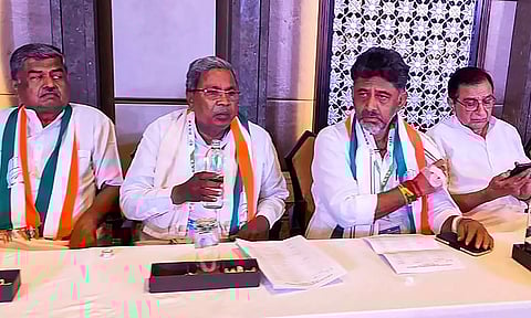 கர்நாடக முதல்வரை கட்சி தலைமை முடிவு செய்யும் - காங்கிரஸ் சட்டமன்ற கூட்டத்தில் தீர்மானம்!