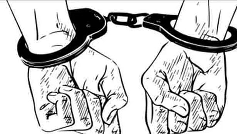 சாத்தான்குளம் அருகே எரிசாராயம் விற்ற தொழிலாளி கைது