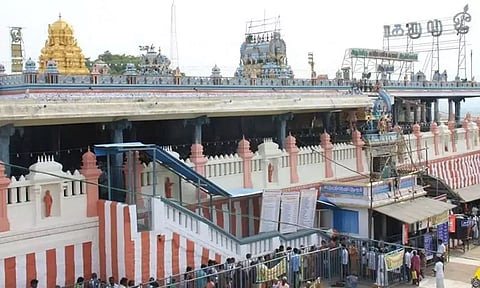 பிரச்சினைகள் தீர்க்கும் ஆறுபடை வீடு தரிசன பலன்