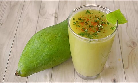 இனிப்பு, புளிப்பு சுவையில் சூப்பரான பச்சை மாங்காய் ஜூஸ்