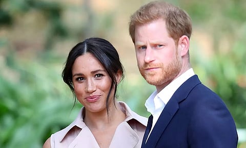 கார் சேசிங்கில் ஈடுபட்ட பிரிட்டன் இளவரசர் ஹாரி, மேகன் தம்பதி - துரத்திய புகைப்பட கலைஞர்களால் பரபரப்பு!