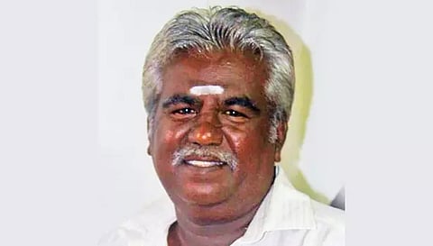 பலியான வேல்முருகன்.