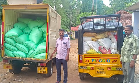 தக்கலையில் இன்று அதிகாலை 3500 கிலோ ரேசன் அரிசி 2 வாகனங்கள் பறிமுதல்