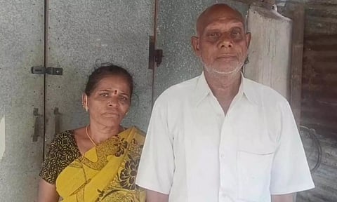 வேறு சமூகத்து பெண்ணை காதல் திருமணம் செய்ததால் ஊரை விட்டு ஒதுக்கிய கிராமம்