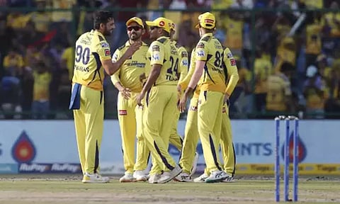 சொந்த மண்ணில் டெல்லியை துவம்சம் செய்து பிளே ஆப் சுற்றுக்குள் நுழைந்தது சிஎஸ்கே