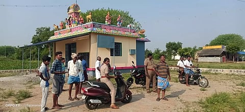 3 கோவில்களின் பூட்டை ஒரு லட்சம் மதிப்புள்ள நகை, பணம் கொள்ளை