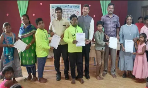 குழந்தைகளுக்கான சட்ட விழிப்புணர்வு முகாம் நடந்த காட்சி.