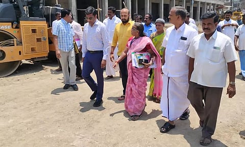 பென்னாகரம் பேரூராட்சியில் நடைபெற்று வரும் திட்டப் பணிகளை பேரூராட்சிகளின் இயக்குனர் கிரண் குர்லா நேரில் பார்வையிட்டு ஆய்வு மேற்கொண்டார்.