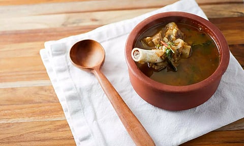 சூடான சாதத்துடன் சாப்பிட கலக்கலான மட்டன் ரசம்